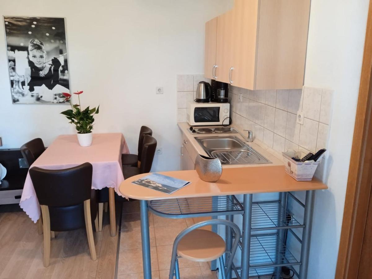 Pelivan Apartments Kaštela Exteriör bild
