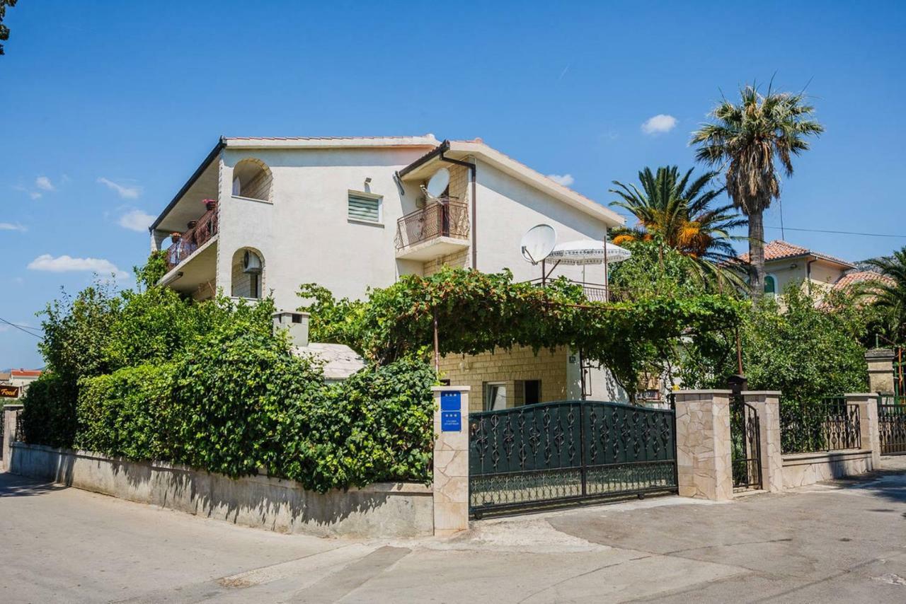 Pelivan Apartments Kaštela Exteriör bild