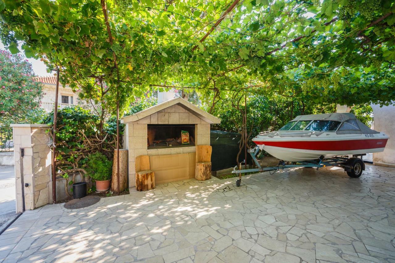 Pelivan Apartments Kaštela Exteriör bild