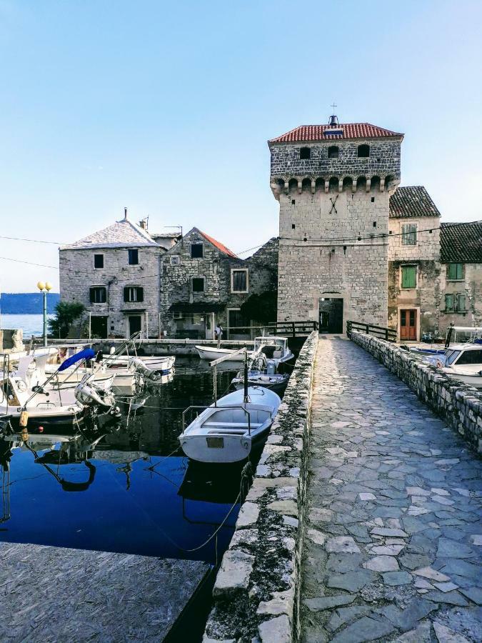 Pelivan Apartments Kaštela Exteriör bild